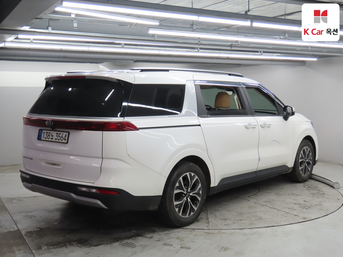 Kia Carnival 2021 - Image 2