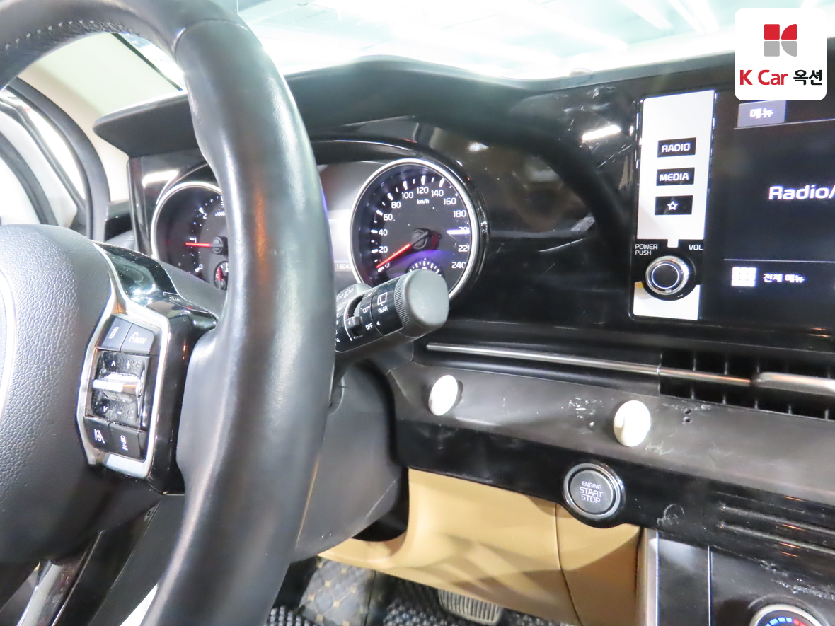 Kia Carnival 2021 - Image 11