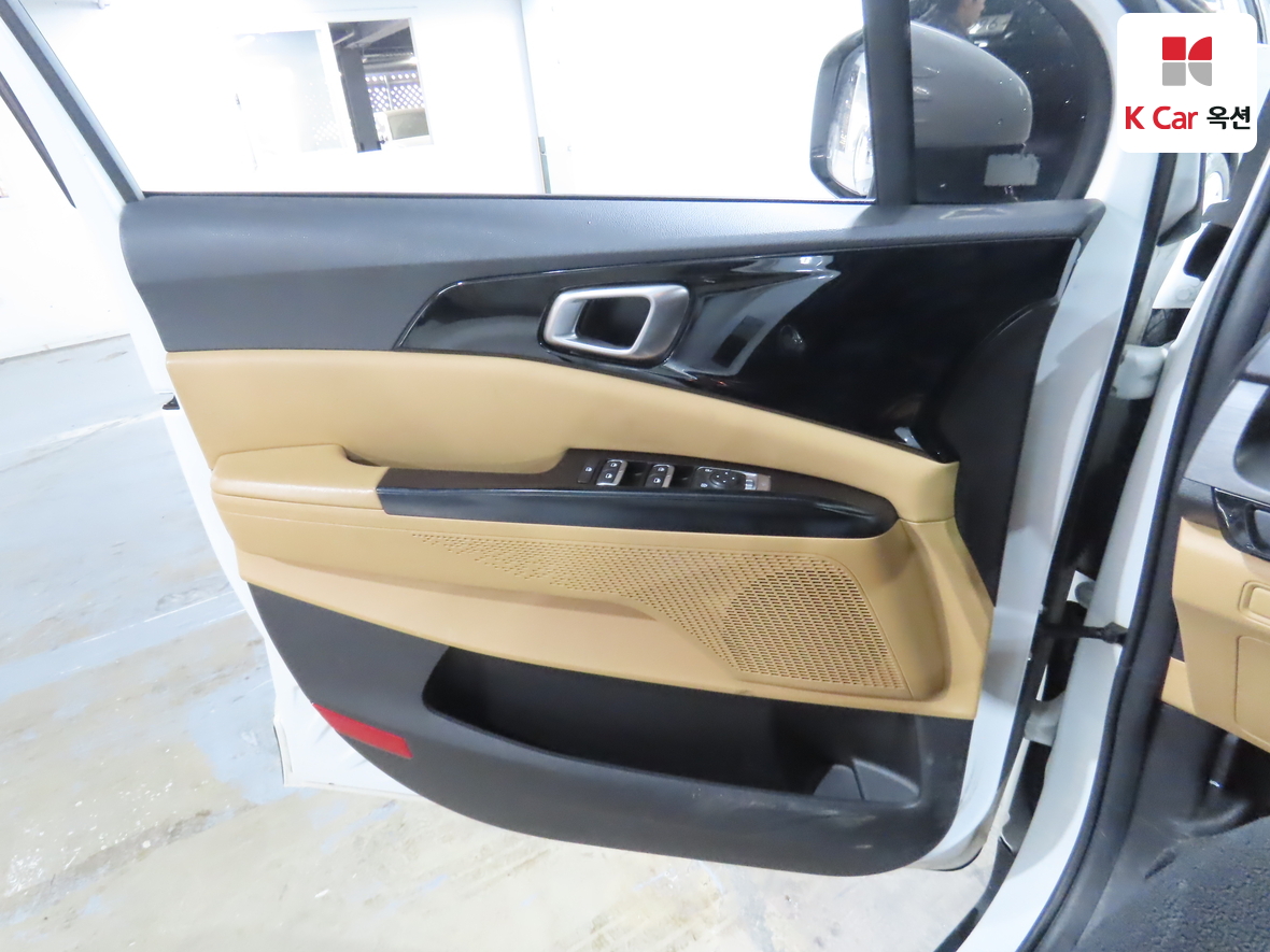 Kia Carnival 2021 - Image 8