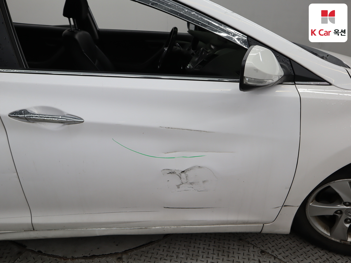 Hyundai Elantra 2014 - Image 41