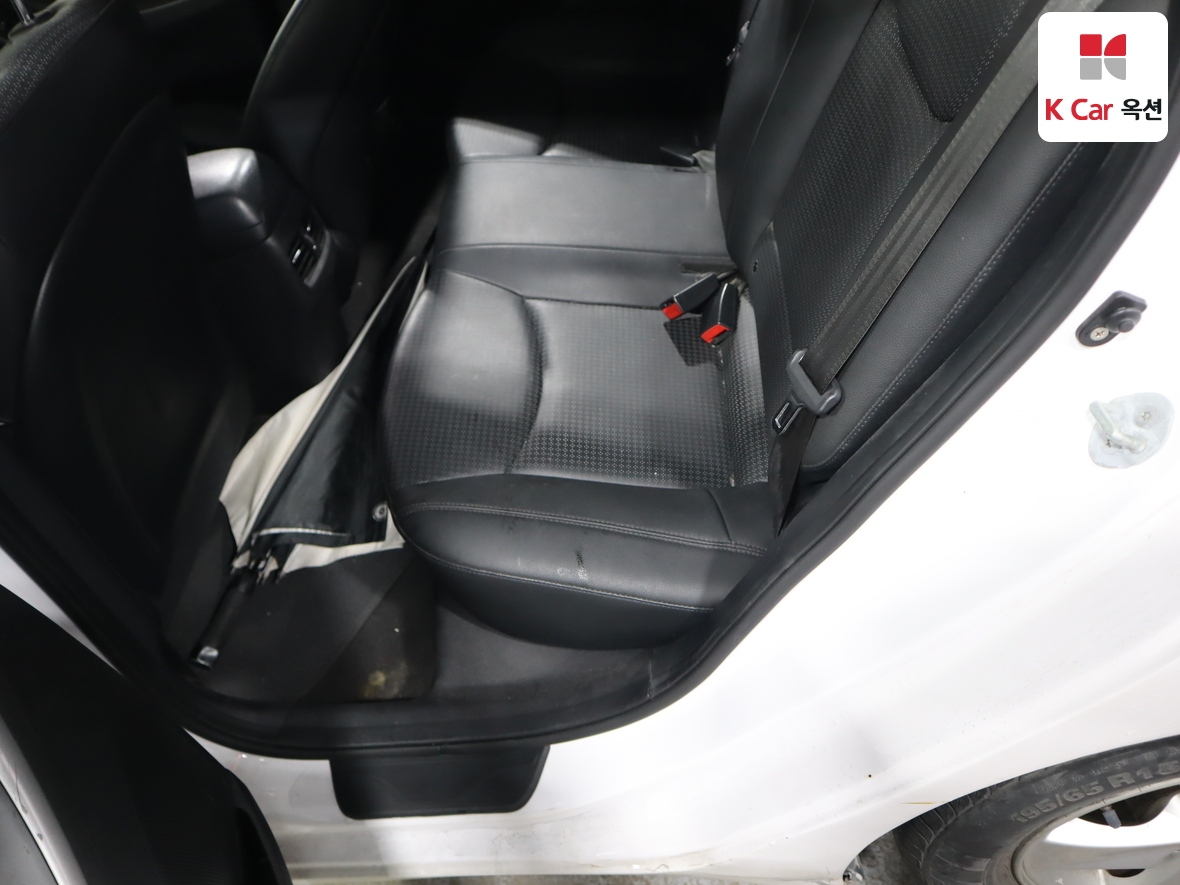 Hyundai Elantra 2014 - Image 21