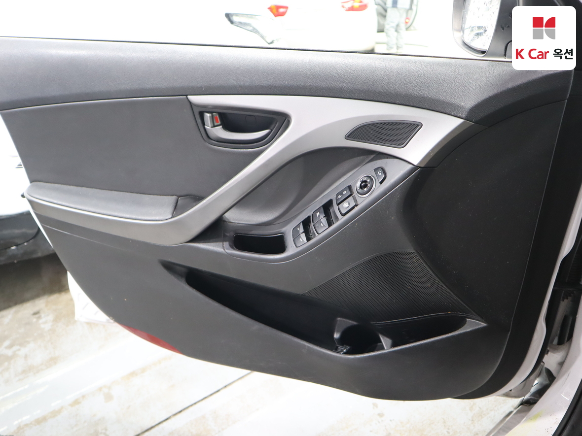 Hyundai Elantra 2014 - Image 8