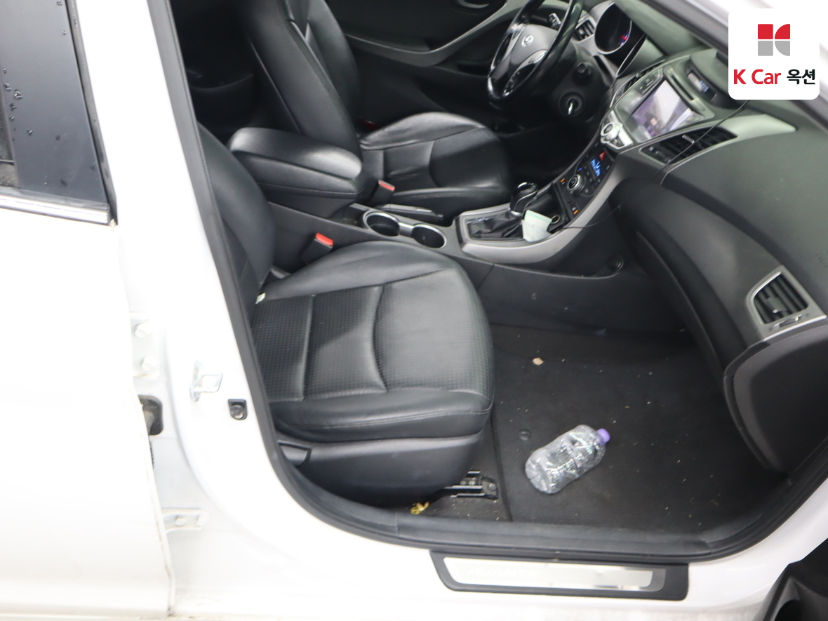 Hyundai Elantra 2014 - Image 27
