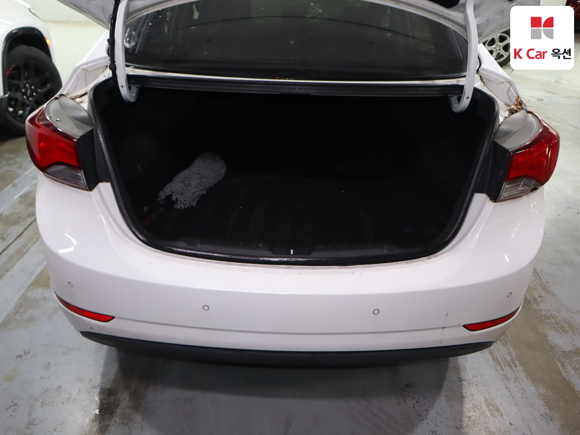 Hyundai Elantra 2014 - Image 23