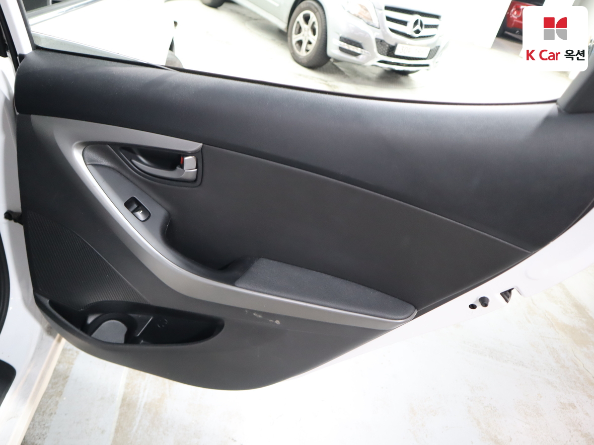 Hyundai Elantra 2014 - Image 24