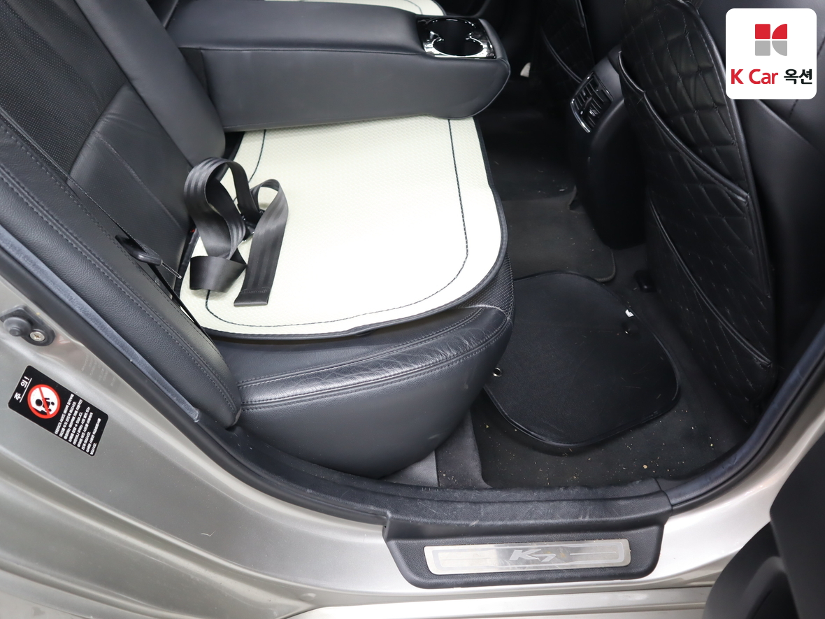 Kia K7 2011 - Image 27