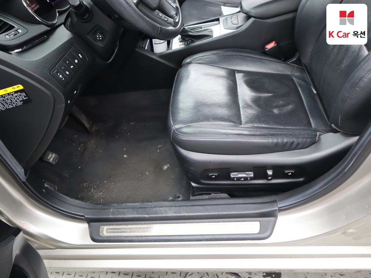 Kia K7 2011 - Image 18