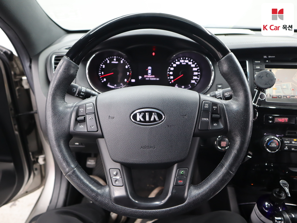 Kia K7 2011 - Image 10