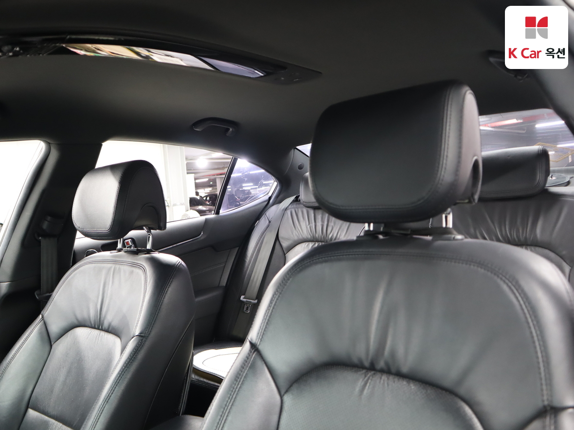 Kia K7 2011 - Image 19