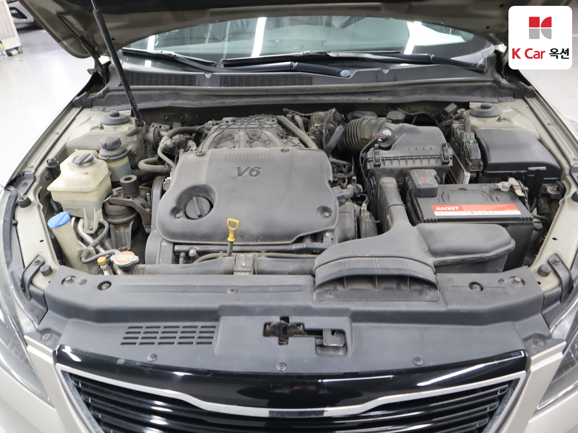Kia K7 2011 - Image 32