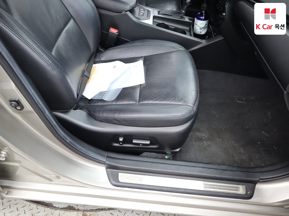 Kia K7 2011 - Image 29