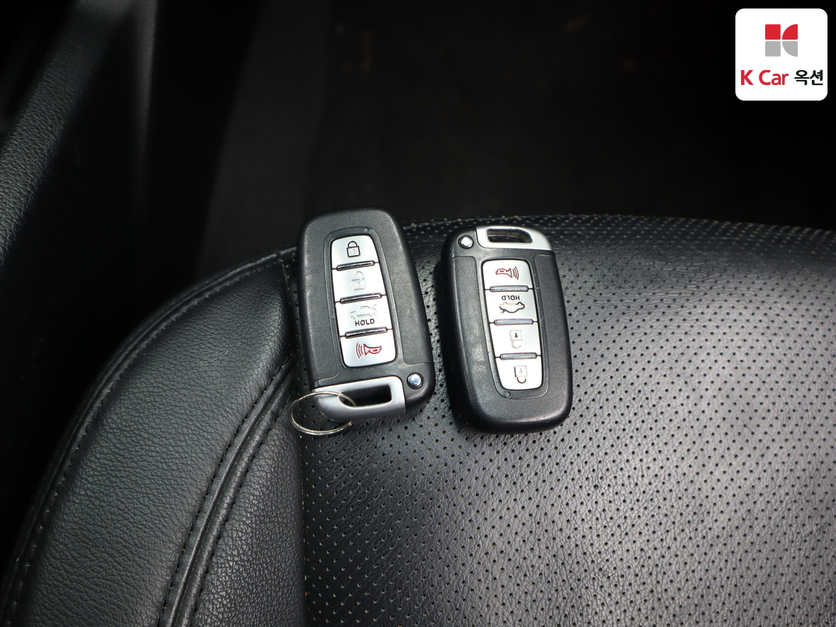 Kia K7 2011 - Image 17