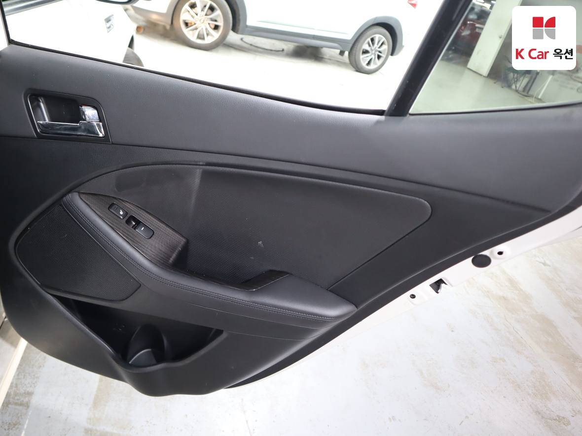 كيا K5 2013 - صورة 28