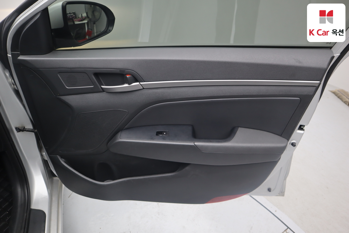 Hyundai Elantra 2016 - Image 26