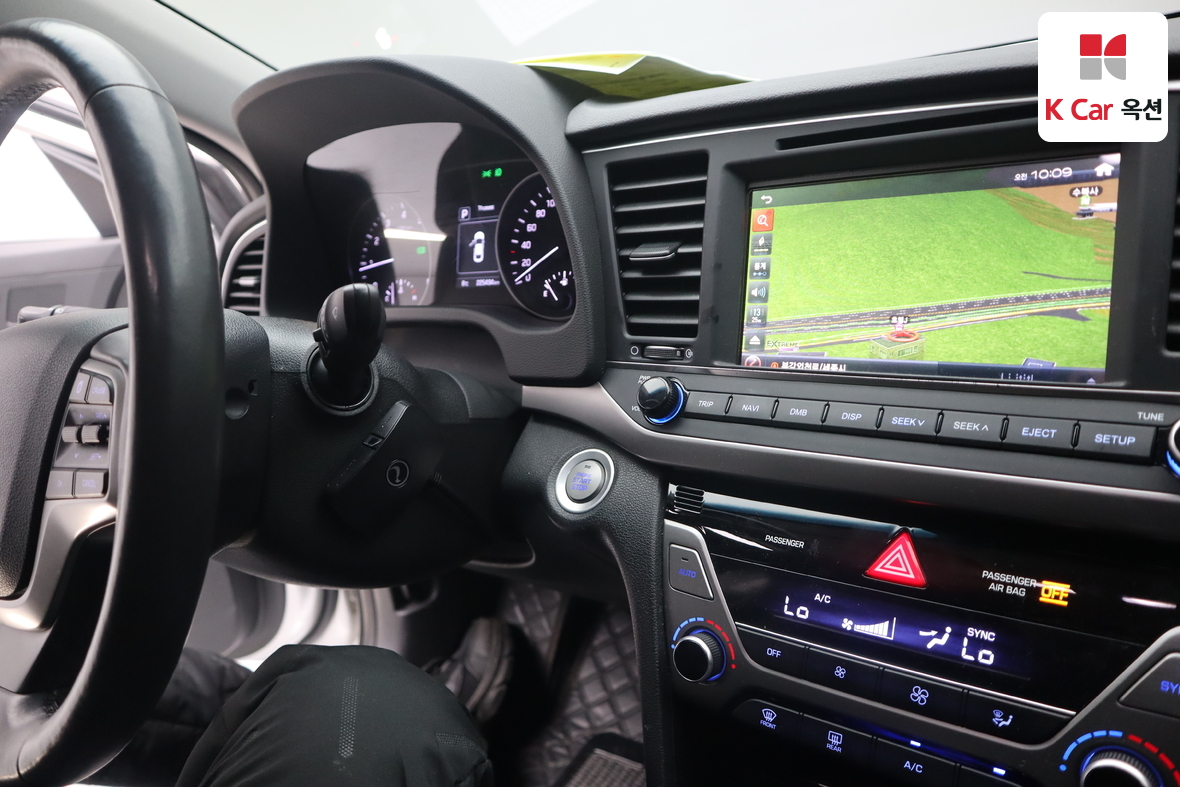 Hyundai Elantra 2016 - Image 11