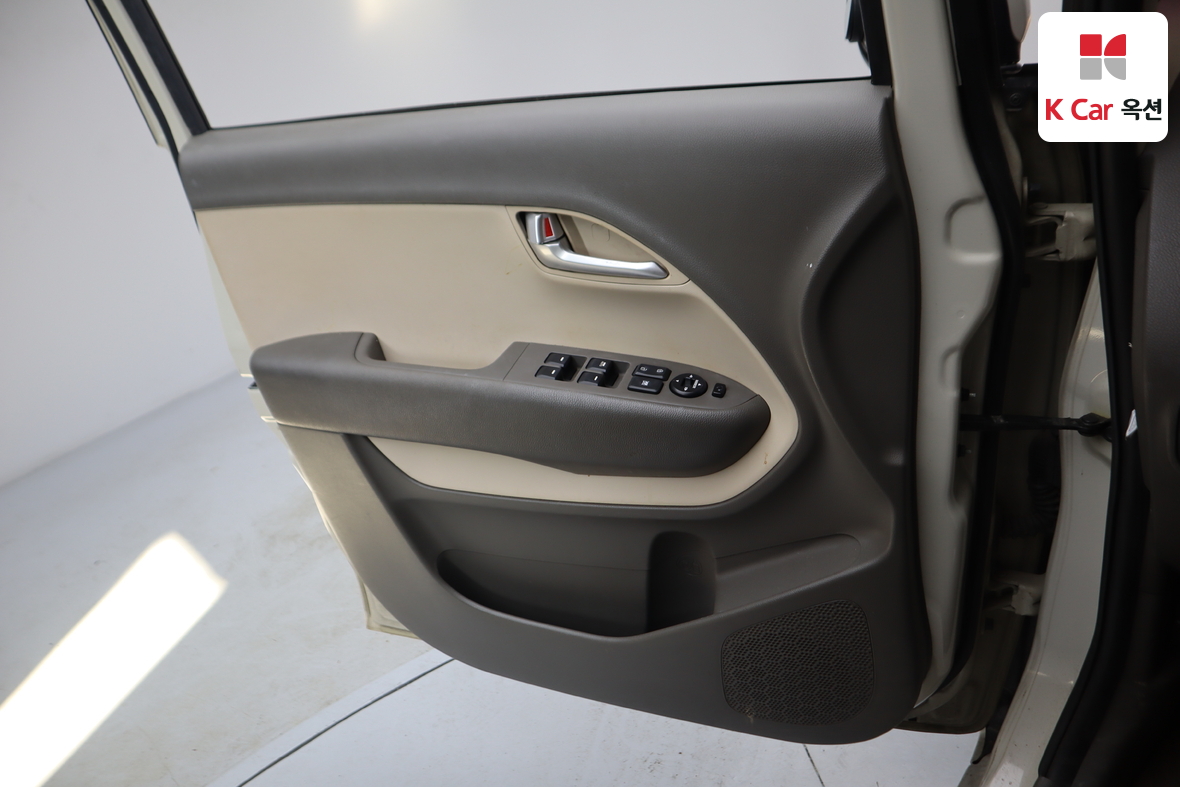 Kia Ray 2013 - Image 8