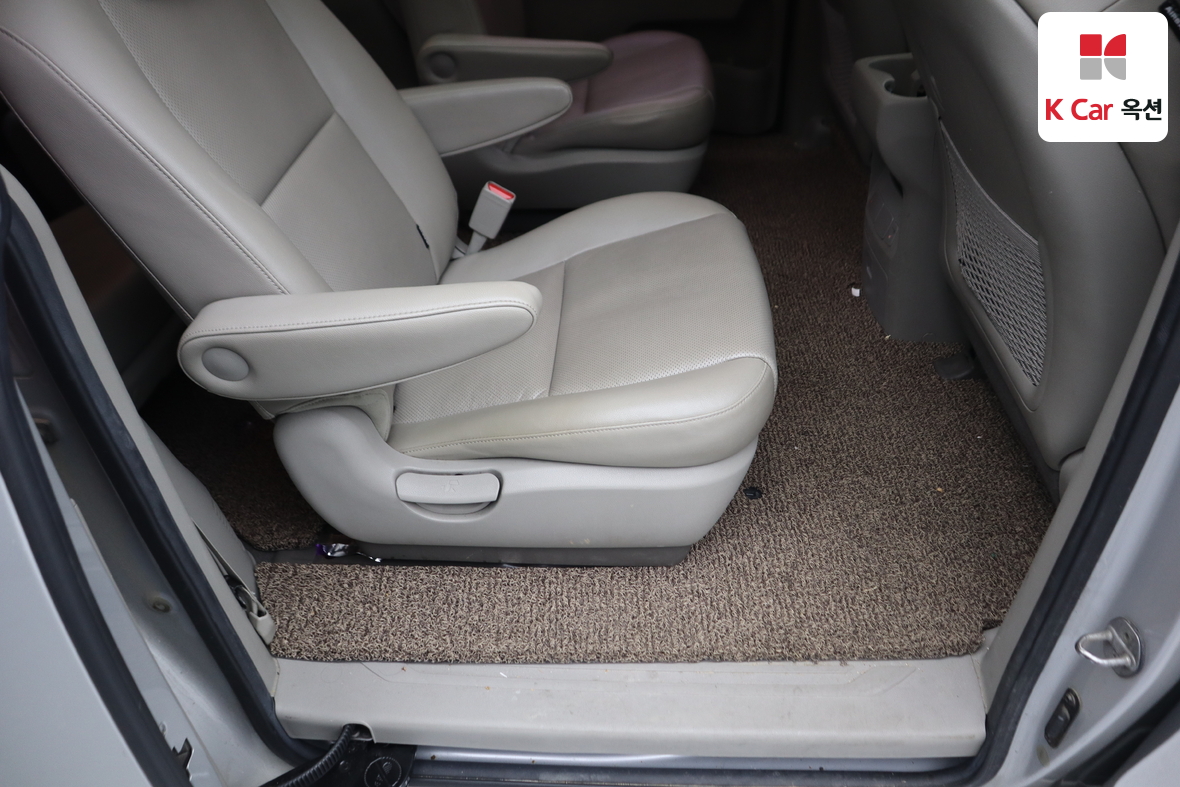 كيا نيو كارنيفال 2015 - صورة 30