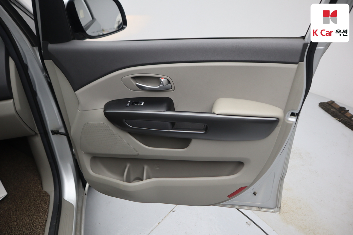 كيا نيو كارنيفال 2015 - صورة 31