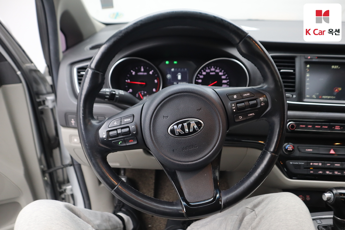 كيا نيو كارنيفال 2015 - صورة 10