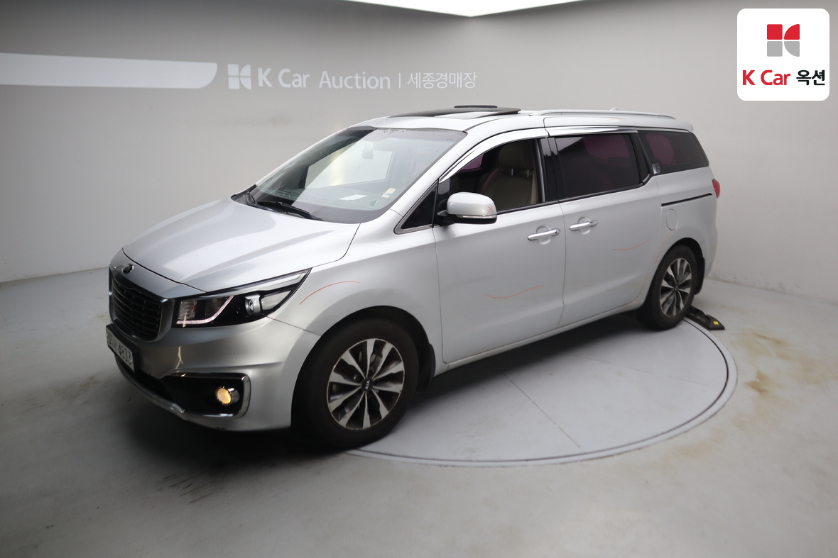 كيا نيو كارنيفال 2015 - صورة 1