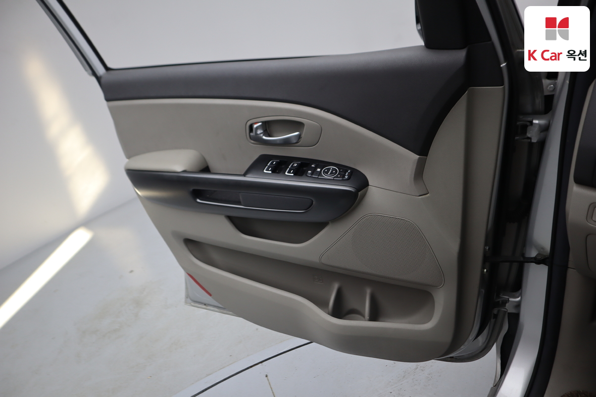 كيا نيو كارنيفال 2015 - صورة 8