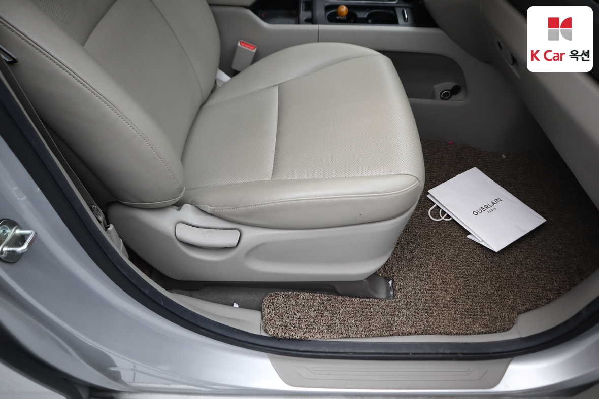 كيا نيو كارنيفال 2015 - صورة 32