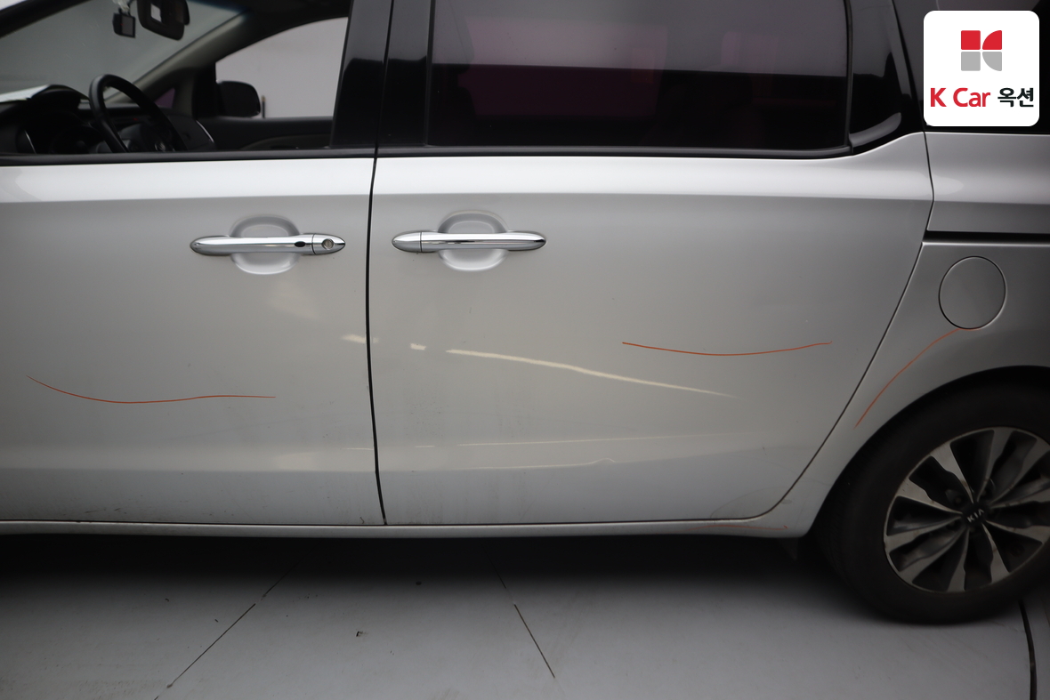 كيا نيو كارنيفال 2015 - صورة 44