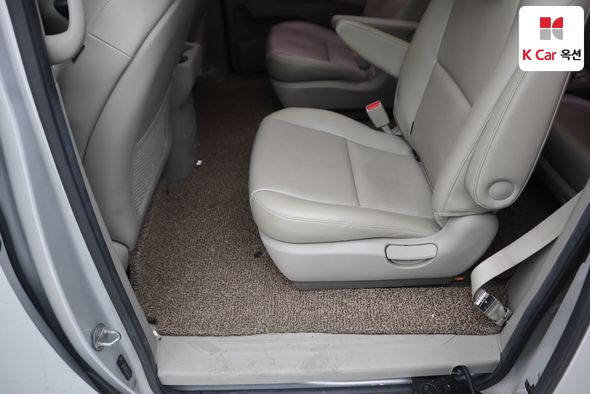 كيا نيو كارنيفال 2015 - صورة 24