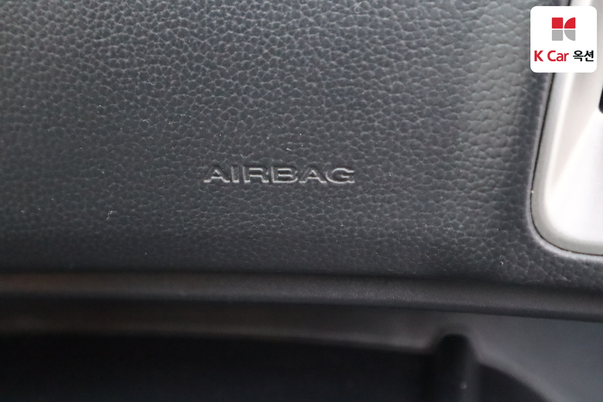 KG Mobility Tivoli 2016 - Image 30