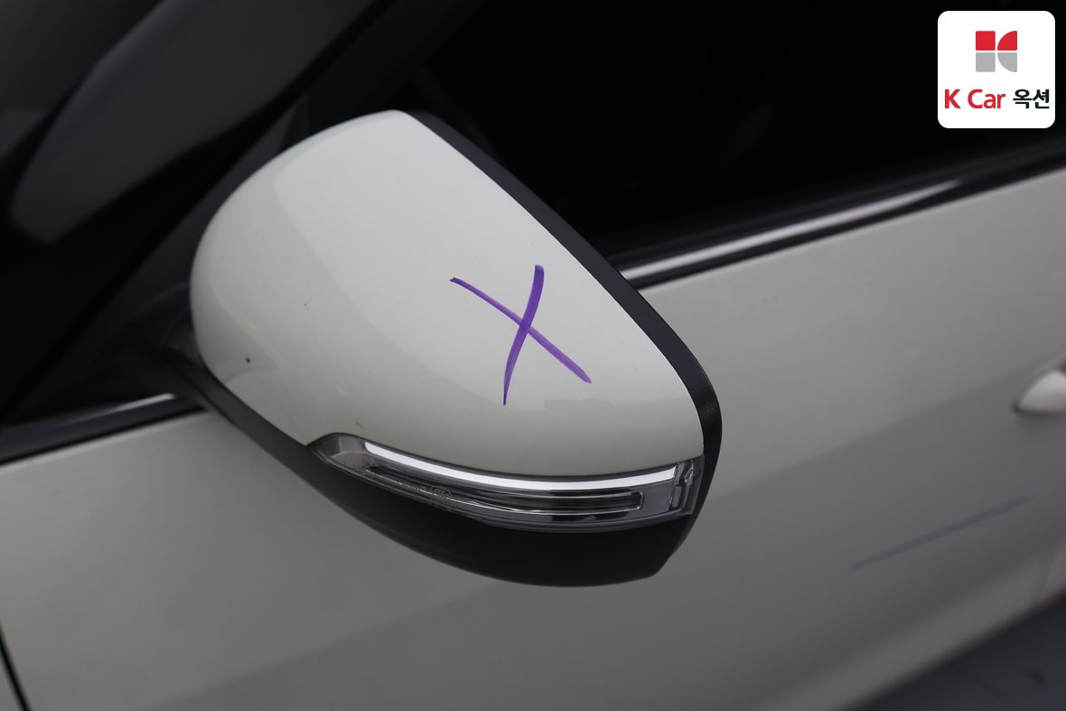 KG Mobility Tivoli 2016 - Image 36