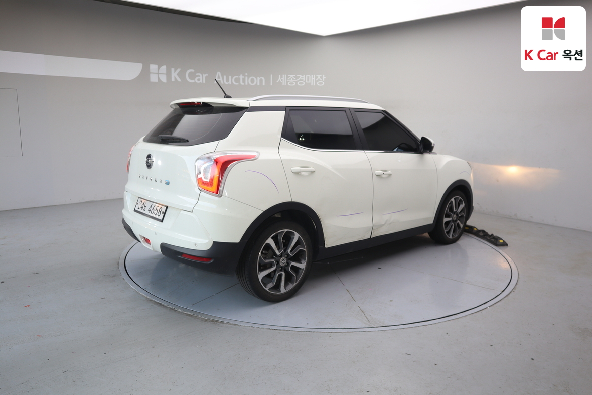 KG Mobility Tivoli 2016 - Image 2