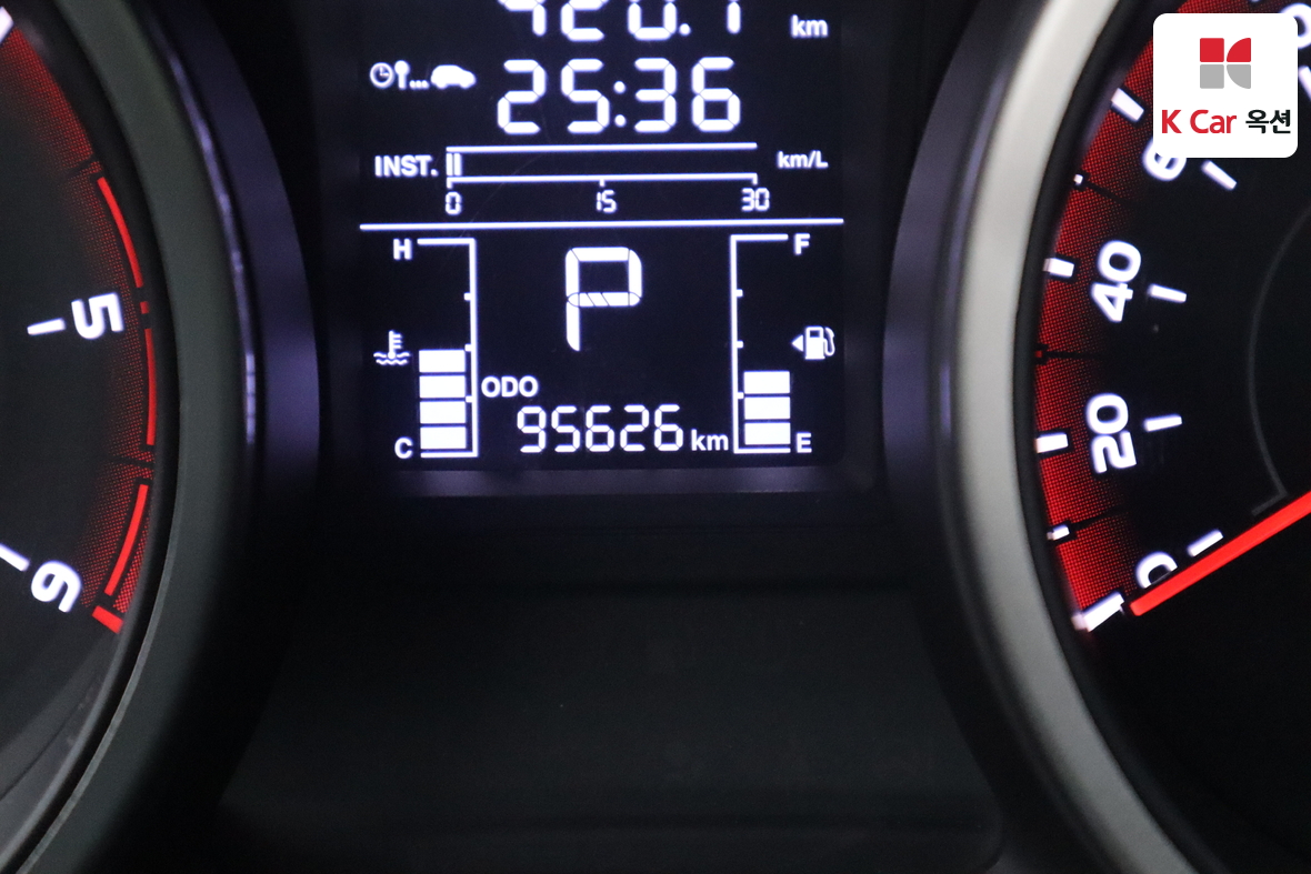 KG Mobility Tivoli 2016 - Image 4