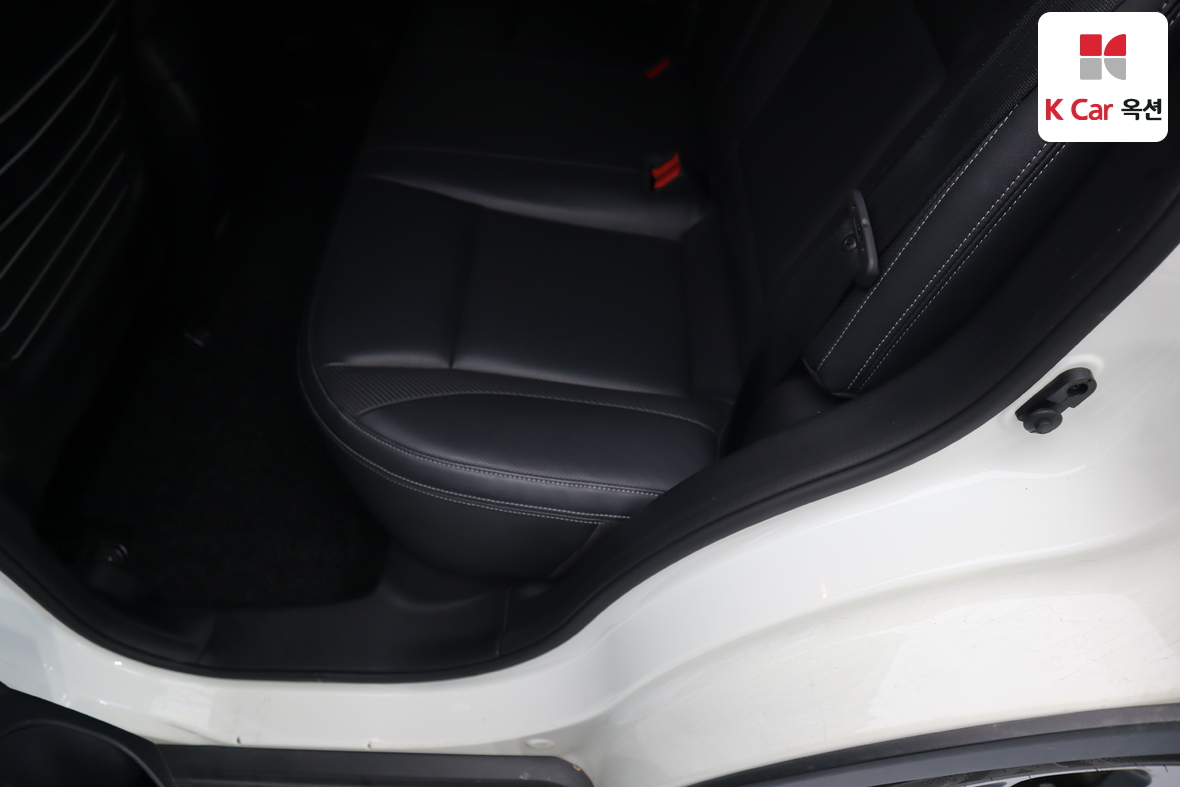 KG Mobility Tivoli 2016 - Image 22