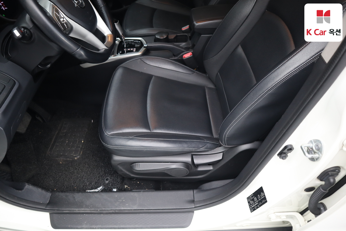 KG Mobility Tivoli 2016 - Image 19