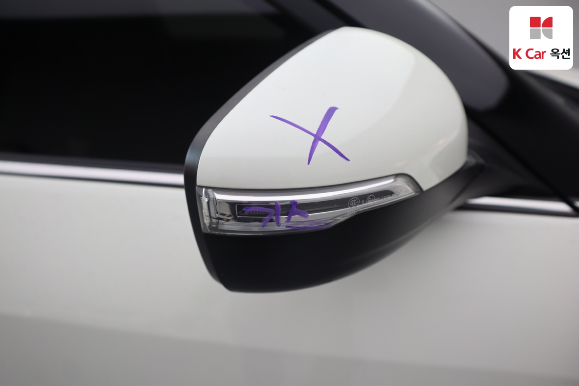 KG Mobility Tivoli 2016 - Image 40