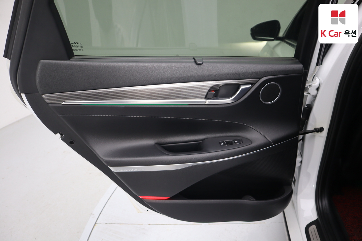 هيونداي أزيرا 2018 - صورة 25