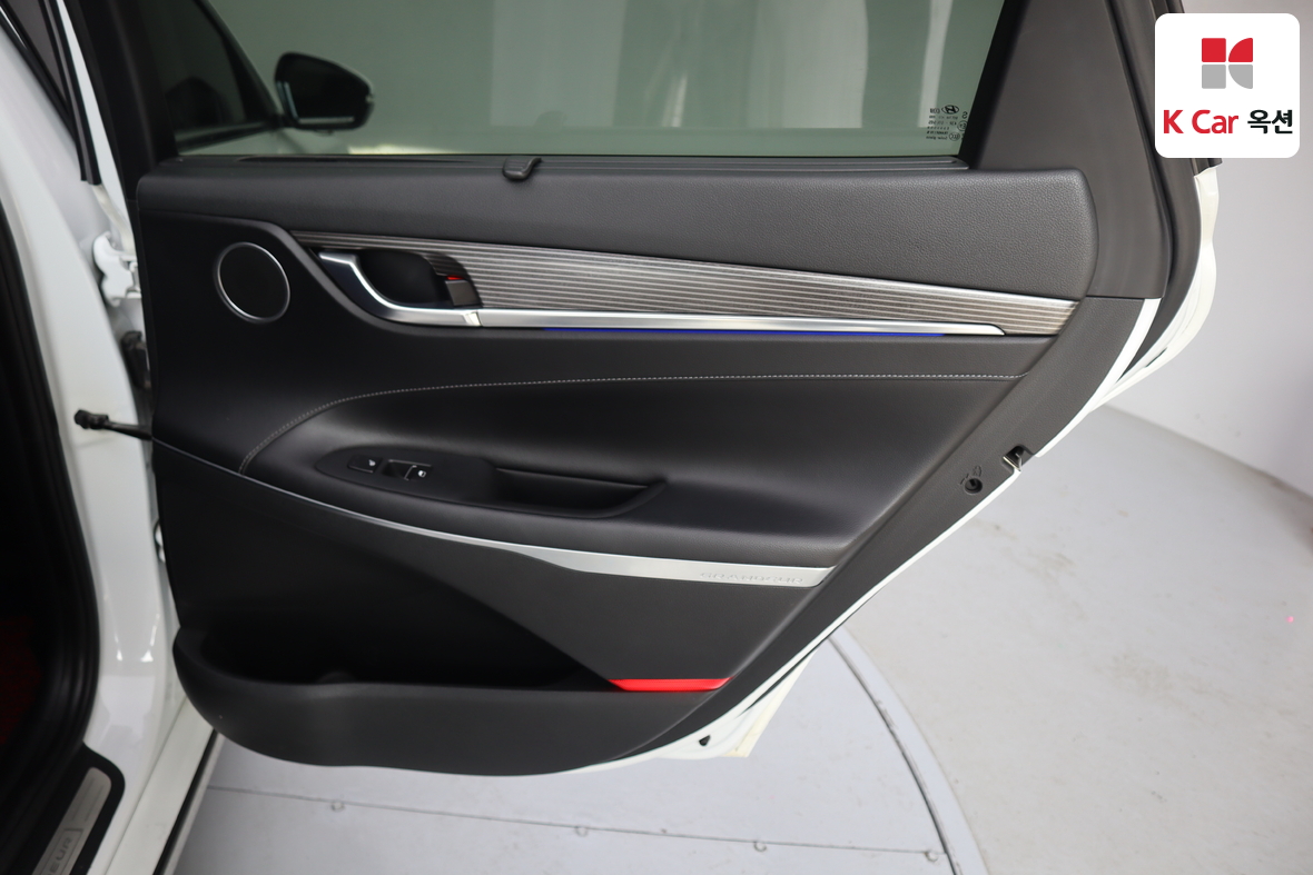 هيونداي أزيرا 2018 - صورة 31