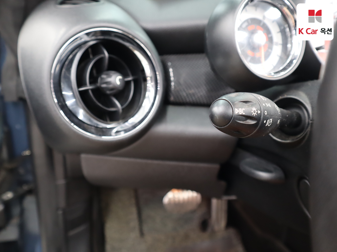 BMW MINI 2012 - Image 9