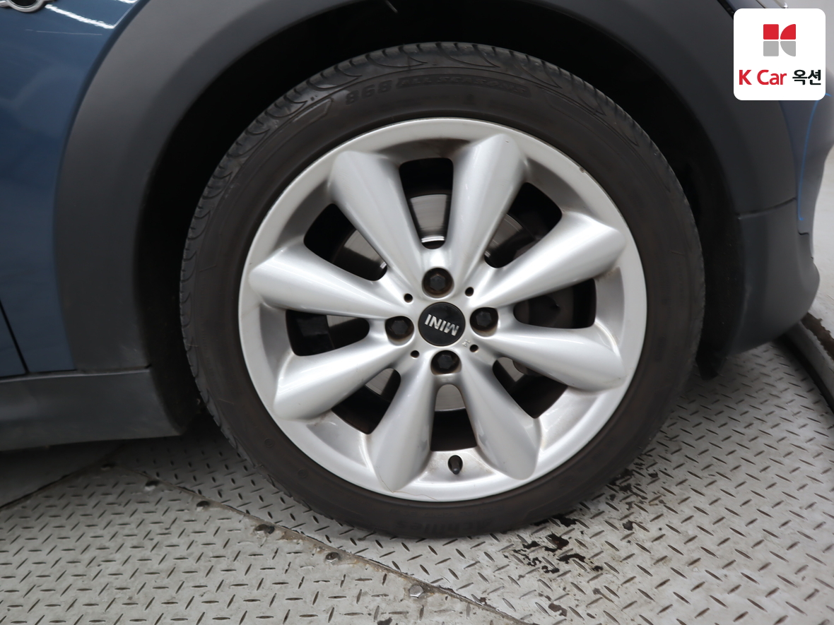 BMW MINI 2012 - Image 33