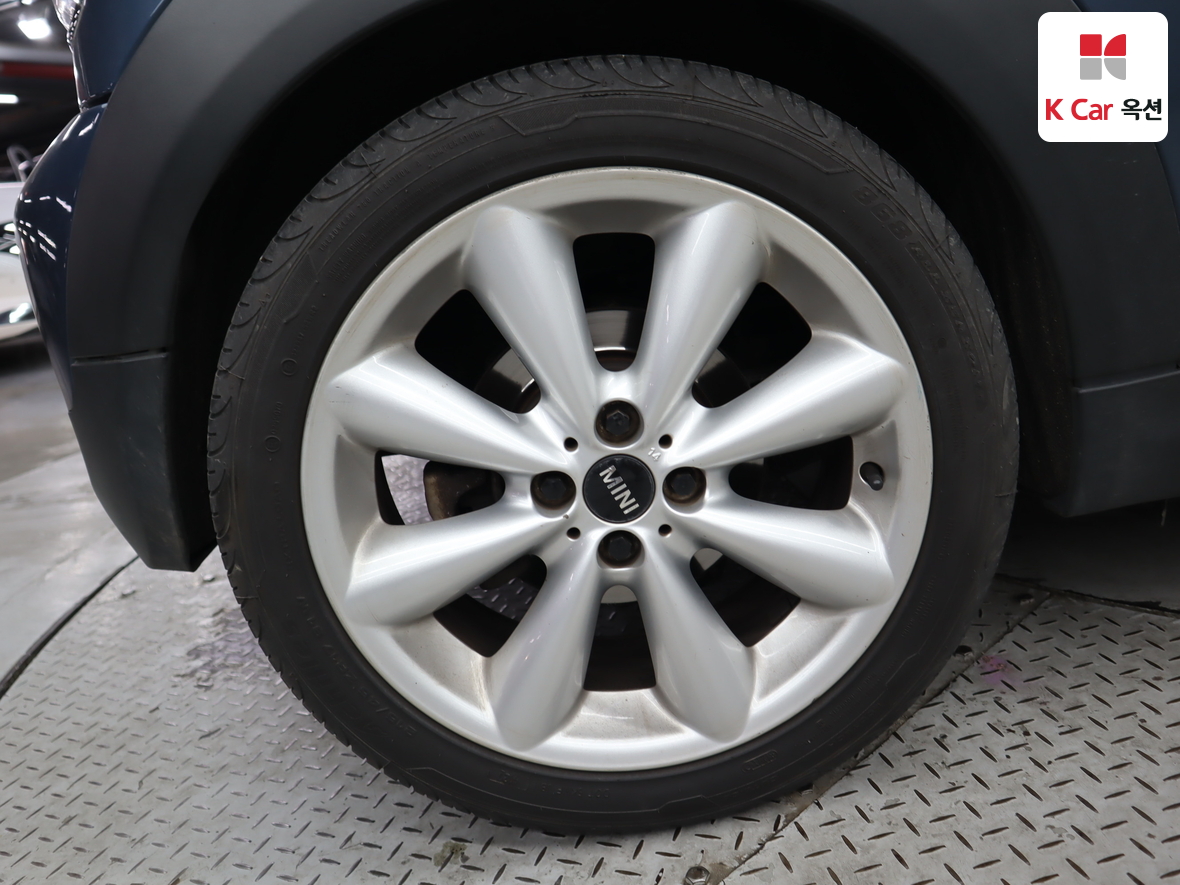 BMW MINI 2012 - Image 34