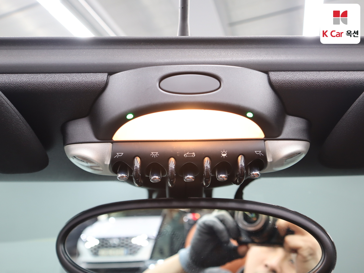 BMW MINI 2012 - Image 12