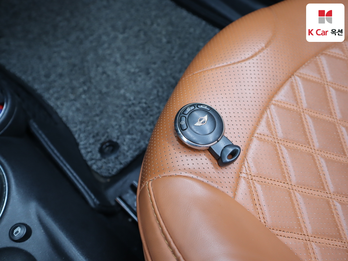 BMW MINI 2012 - Image 17