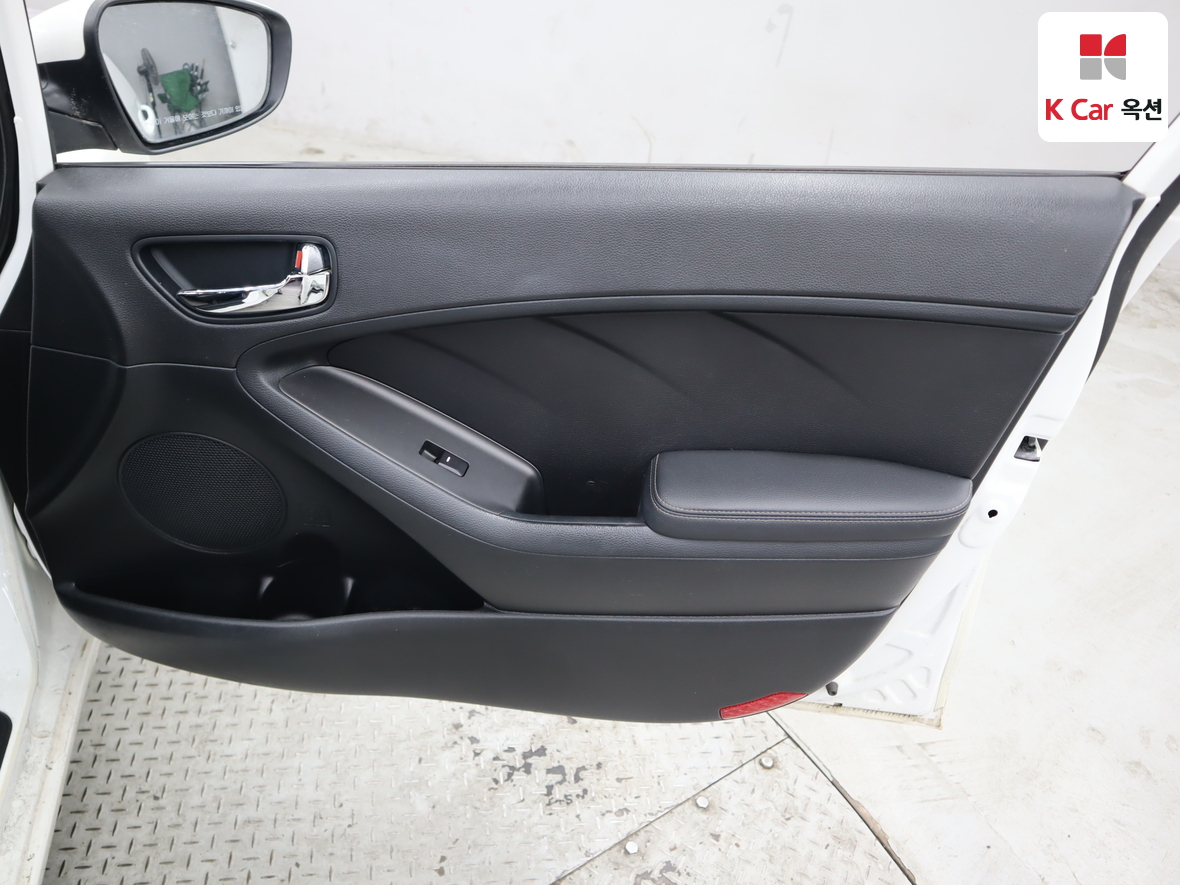 Kia K3 2015 - Image 27
