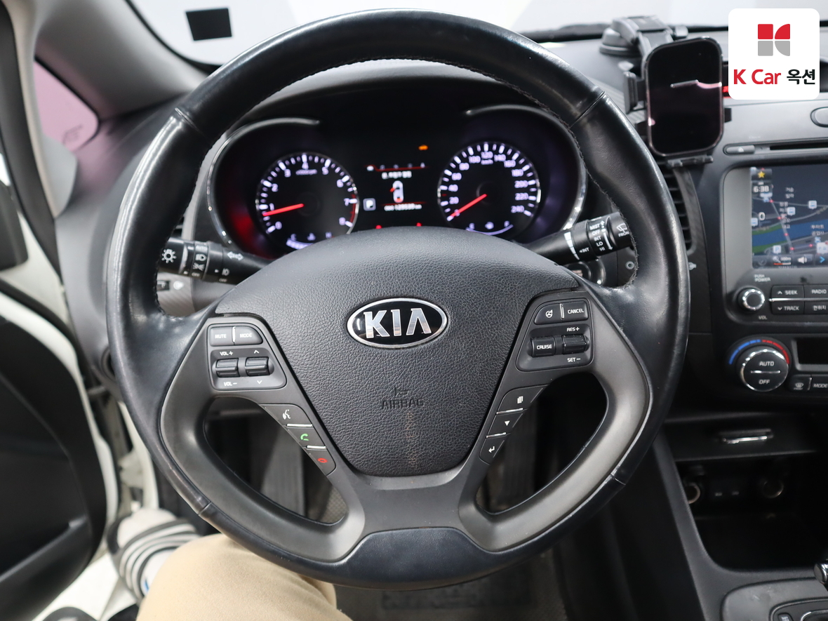 Kia K3 2015 - Image 10