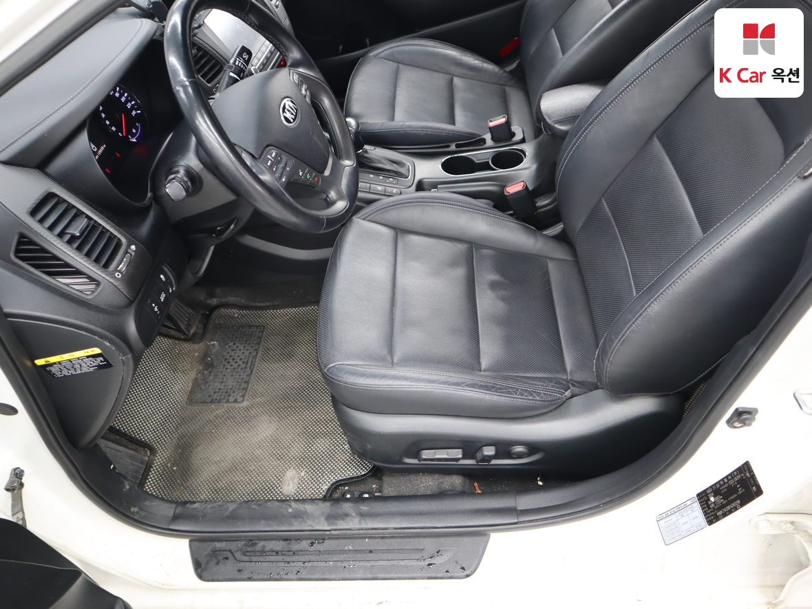 Kia K3 2015 - Image 18