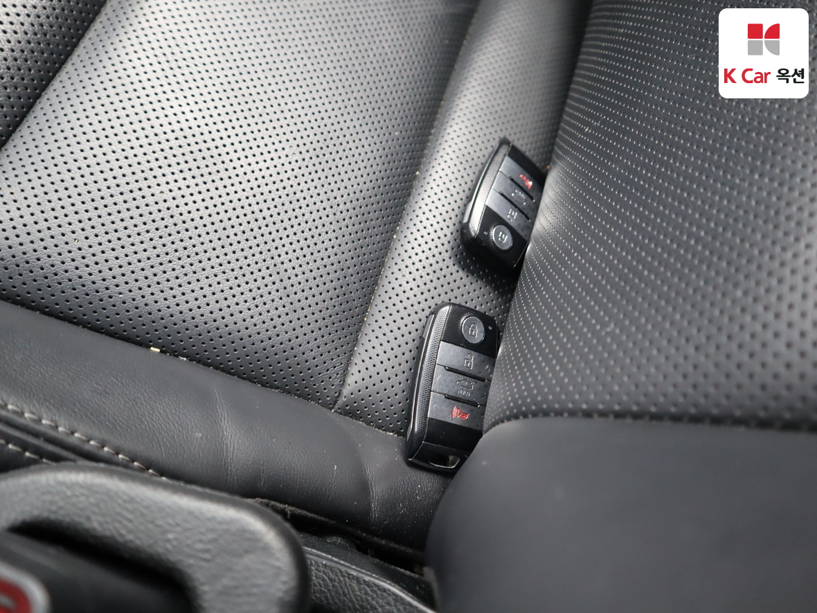 Kia K3 2015 - Image 17