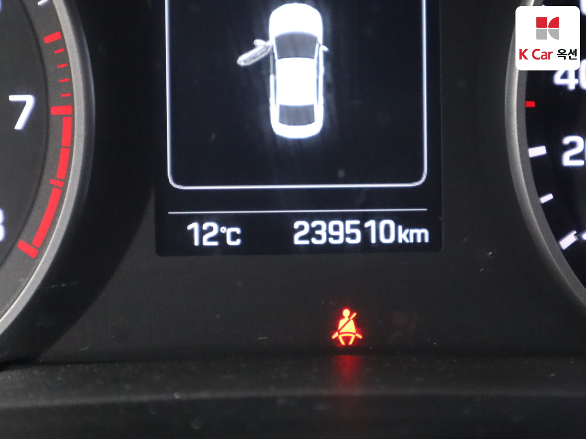 Hyundai Elantra 2018 - Image 4