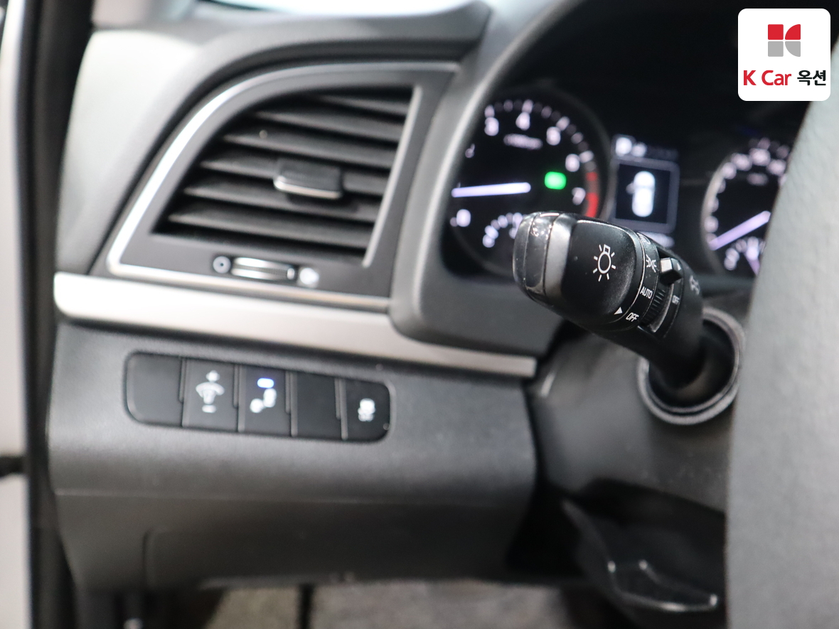 Hyundai Elantra 2018 - Image 9