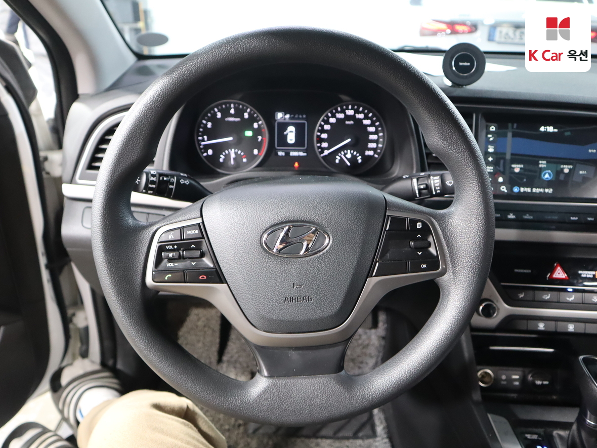 Hyundai Elantra 2018 - Image 10