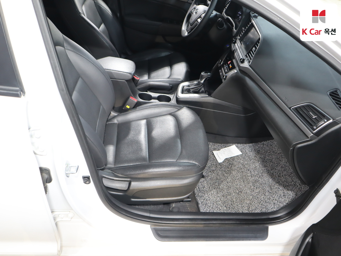 Hyundai Elantra 2018 - Image 28